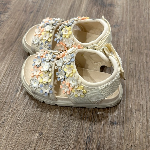 Zara toddler sandals - Picture 2 of 6